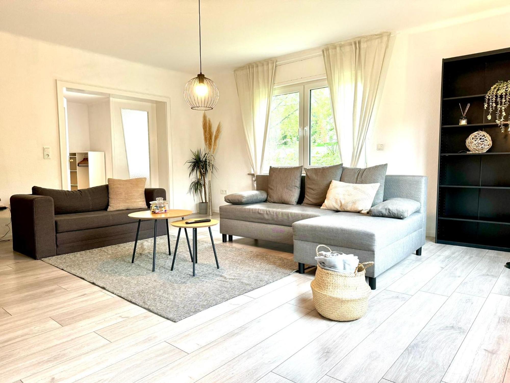 Grosszuegiges Apartment Mit Balkon Fuer Monteure Und Feriengaeste Dillingen an der Saar Exterior photo