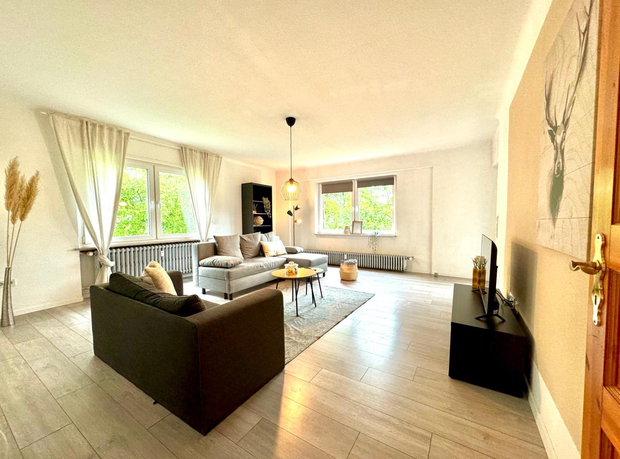 Grosszuegiges Apartment Mit Balkon Fuer Monteure Und Feriengaeste Dillingen an der Saar Exterior photo