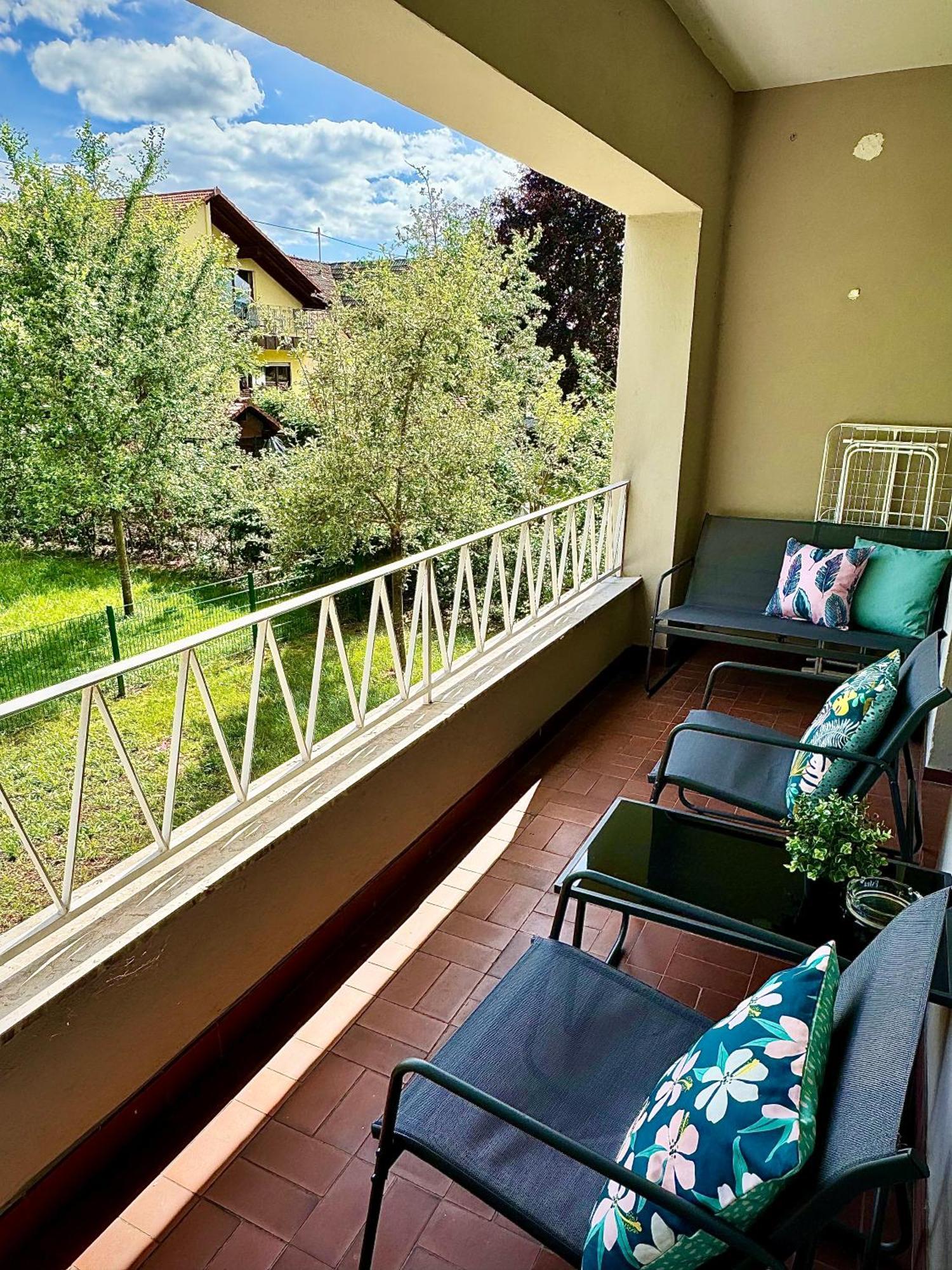 Grosszuegiges Apartment Mit Balkon Fuer Monteure Und Feriengaeste Dillingen an der Saar Exterior photo